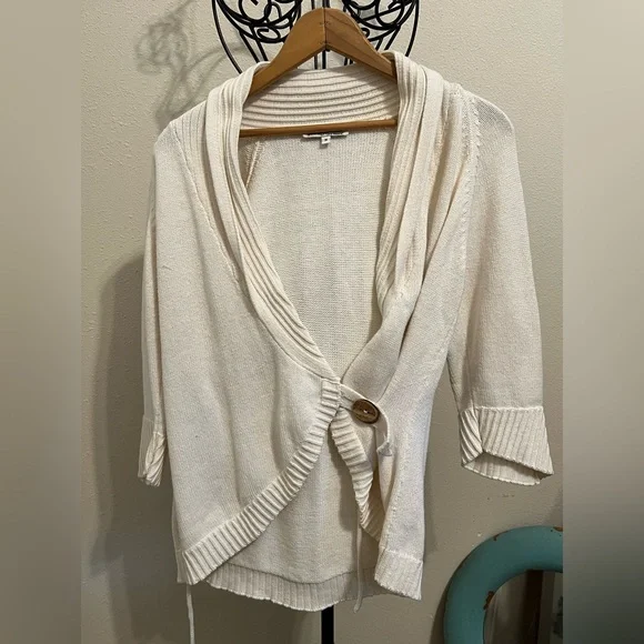 GORGEOUS INDIGENOUS ONE WEAVE SWEATER - Picture 1 of 9